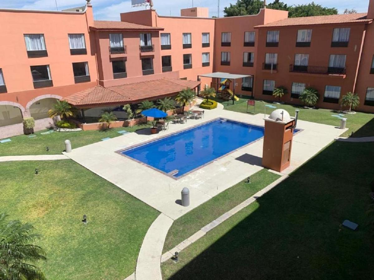 Memora Hotel Celaya  Eksteriør billede